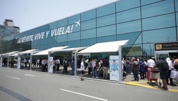 Unos 200 compatriotas en Colombia serán trasladados al Perú tras suspensión de las operaciones de la aerolínea. (Foto Britanie Arroyo. / @photo.gec)