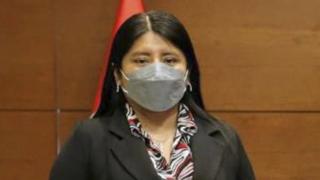Congresista Limachi se disculpa tras propuesta para cambiar la bandera del Perú