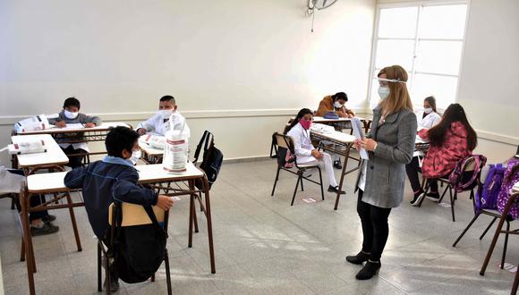 El año pasado, en algunas provincias se retomaron clases presenciales en las escuelas argentinas. Este es un colegio de la provincia de San Juan en agosto del 2020. AFP