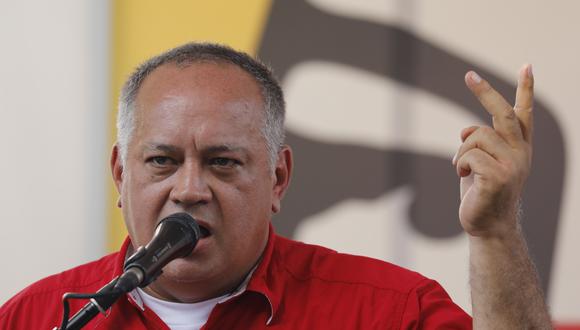 Diosdado Cabello afirmó que para fortalecer al bolívar ante el creciente uso del dólar es "obligar" a usarla en las transacciones o, en su defecto, acudir al trueque. (AP)