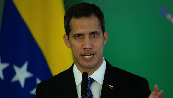 Juan Guaidó afirma que "no se puede vivir en paz" cuando "masacran" a un pueblo | Jair Bolsonaro. (EFE).