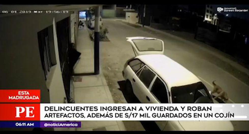 Cámaras de seguridad registraron esta madrugada el robo a una vivienda en San Martín de Porres. (Captura: América Noticias)