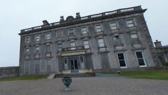 Imagen de la famosa mansión de Loftus Hall, en Irlanda, donde se dice ocurren fenómenos paranormales | Foto: Google Maps