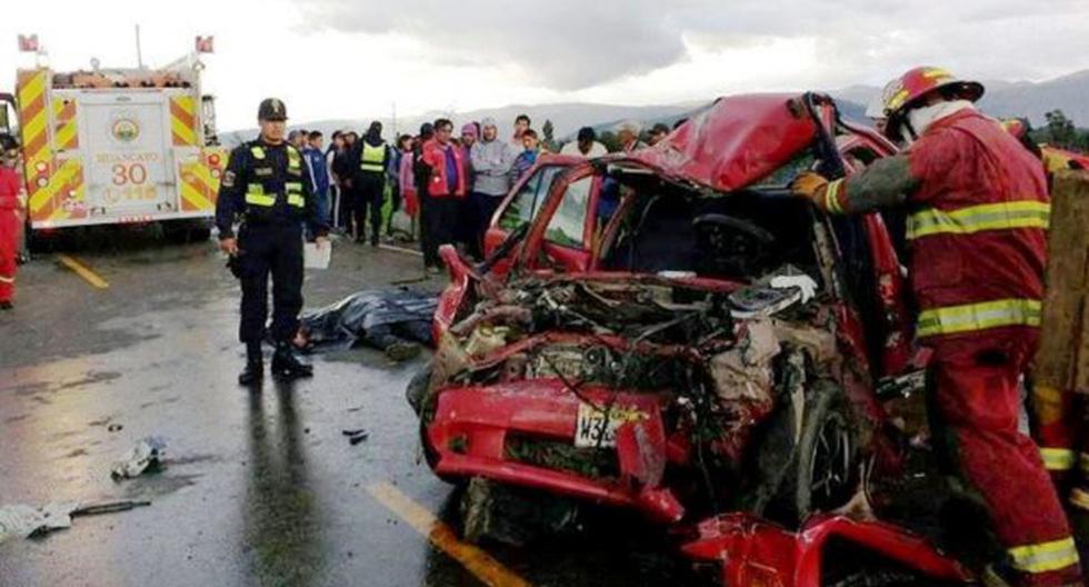 Los fallecidos en el accidente automovilístico son una pareja de esposos de 21 y 30 años de edad, y una mujer de 60 años. (Foto: Andina/Referencial)