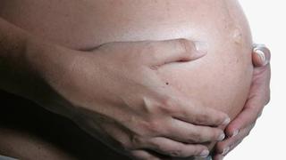 La primera mujer en recibir trasplante de útero está embarazada