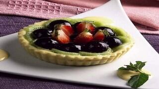 Tartaletas con kiwi, uvas y fresas