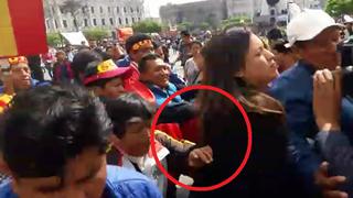 Huelga de maestros: periodista fue agredida durante movilización [VIDEO]