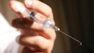 Niño enfermo de difteria abre debate sobre vacunación en España