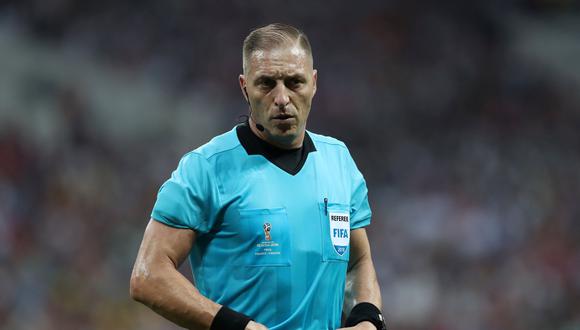 El árbitro argentino Néstor Pitana apostó por una peculiar modalidad de sorteo en la final del Mundial Rusia 2018 entre Francia y Croacia. (Foto: Reuters)