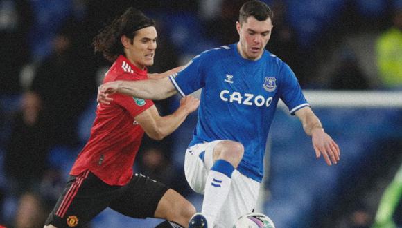 Edinson Cavani en acción durante el partido Everton vs. Manchester United por los cuartos de final de la Copa de la Liga de Inglaterra | Foto: @ManUtd