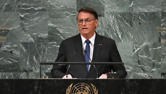 El presidente brasileño, Jair Bolsonaro, se dirige a la 77ª sesión de la Asamblea General de las Naciones Unidas en la sede de la ONU en la ciudad de Nueva York el 20 de septiembre de 2022. (Foto de TIMOTHY A. CLARY / AFP)
