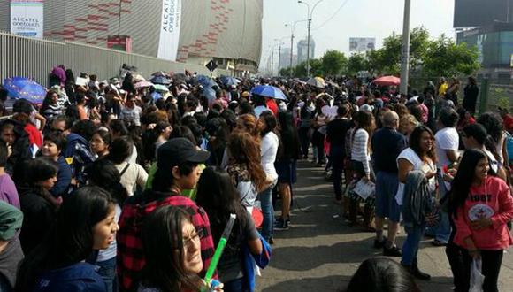 One Direction: largas colas en el Nacional por concierto de hoy