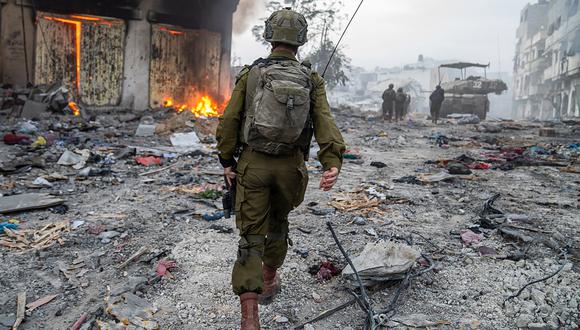 Soldados de Israel operan en la Franja de Gaza, en medio de continuas batallas contra el grupo militante palestino Hamás. (Foto del ejército israelí / AFP).