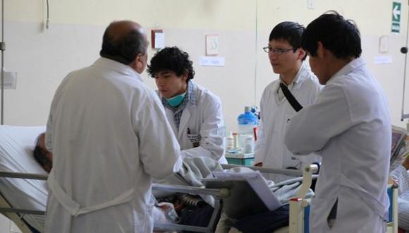 Plantean detener creación de más facultades de Medicina en Perú