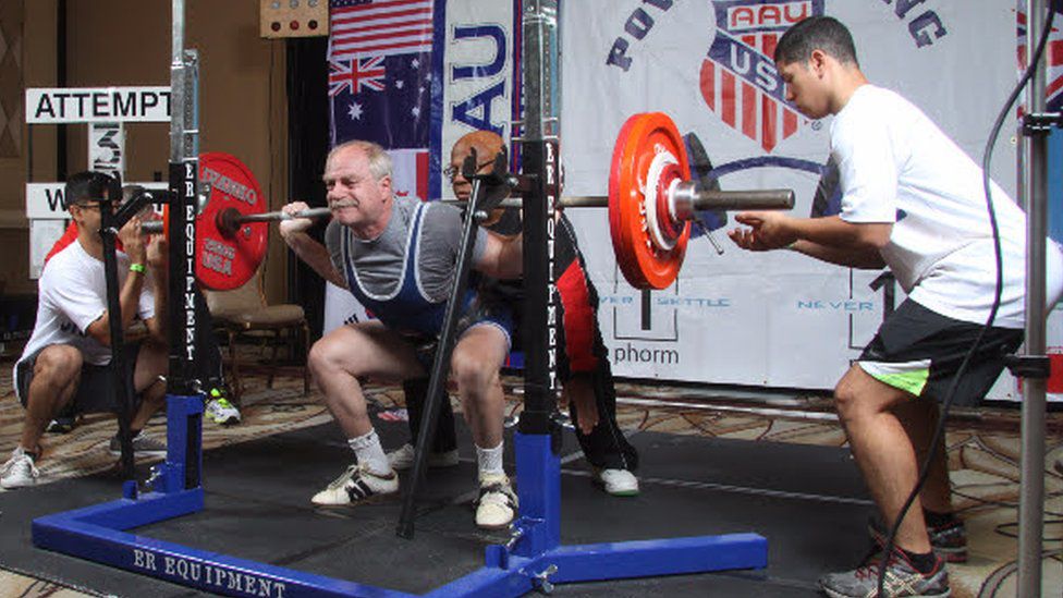 El veterano levantador de pesas estadounidense Robert Herbst está en contra de los trajes de electroestimulación.
