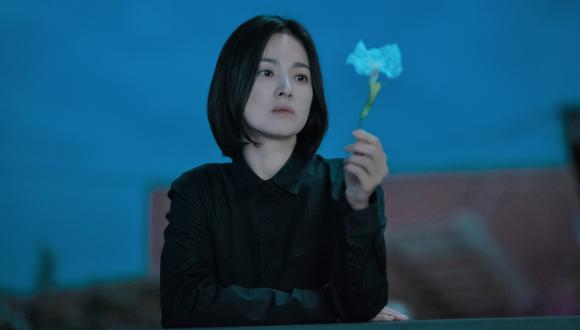 La actriz Song Hye-kyo da vida a Moon Dong Eun en "La Gloria". (Foto: Netflix)