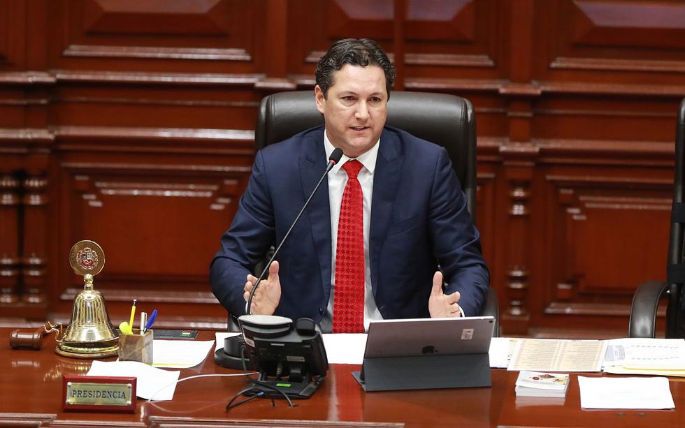 El presidente del Congreso, Daniel Salaverry, inició la sesión del pleno anunciando que se extenderá la legislatura hasta el viernes 1 de febrero. (Foto: GEC / Video: Canal N)