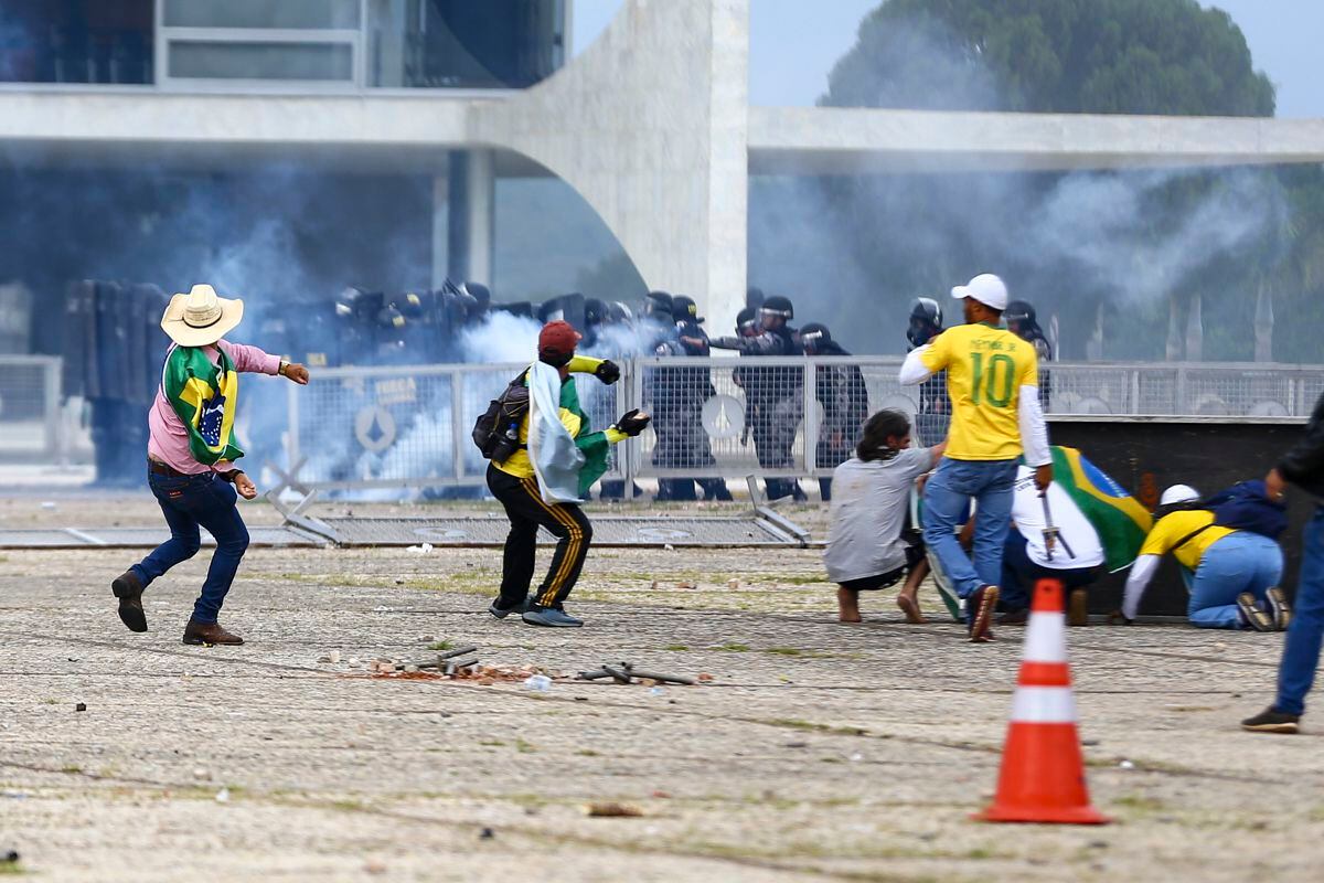 Riot policemen entered the Planalto presidential palace, seat of the Brazilian Government, in Brasilia, Brazil, on January 8, 2023. (Photo by Marcelo Camargo / Agencia Brasil / EFE)