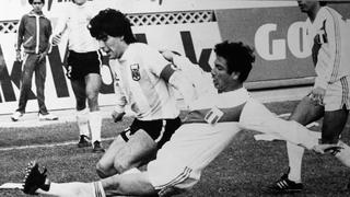 Luis Reyna vs. Maradona: solo once faltas en dos partidos para controlar al ‘D10s’ del fútbol
