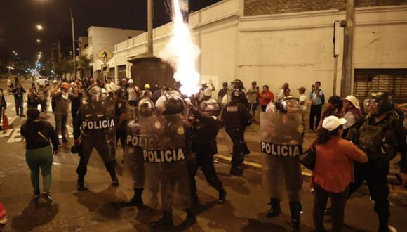 Este sábado 4 de febrero se dieron nuevas manifestaciones y enfrentamientos en el centro de Lima | Foto: Renzo Salazar / @photo.gec