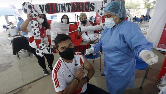 El arribo constante de vacunas está facilitando la inoculación de los más jóvenes. (Foto: Jorge Cerdan/@photo.gec)