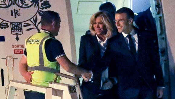 Emmanuel Macron a su llegada al aeropuerto bonaerense de Ezeiza. (AFP).