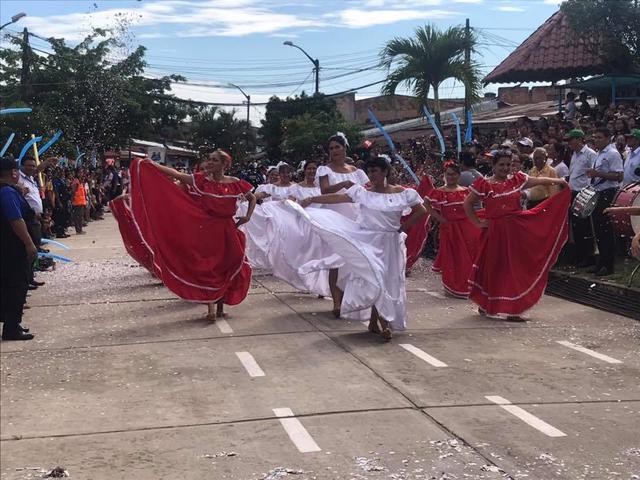 Fiestas Patrias: así celebran los escolares de Loreto la Independencia del Perú. (Foto: Daniel Carbajal)