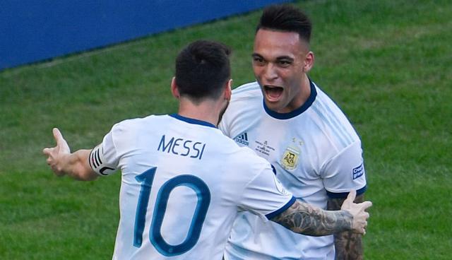 Lautaro Martínez cumple un gran papel con la selección argentina y suena en el Barcelona. (Foto: AFP)