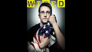 Snowden apareció abrazando la bandera de Estados Unidos