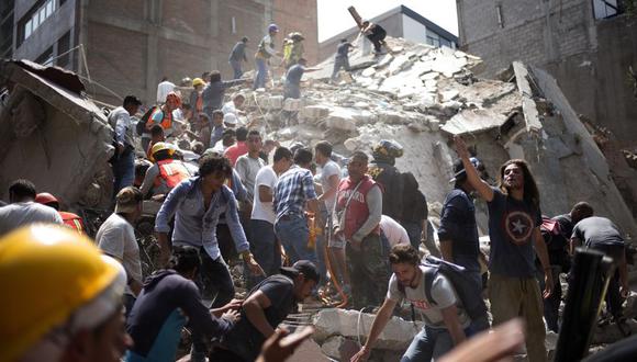 Así lo afirmó la cónsul de Perú en el país azteca, Gloria Olivares. El sismo tuvo una magnitud de 7,1° y dejó decenas de muertos. (Foto: AFP)