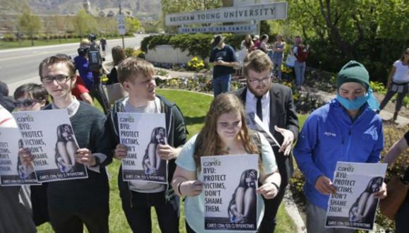 Los insólitos juramentos de las universidades en EE.UU.