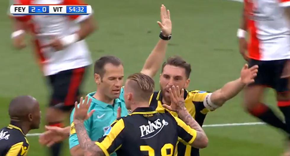 Sucedió en el fútbol de Holanda, mientras jugaban el Feyenoord y Vitesse por la Supercopa de Holanda. (Video: YouTube)