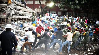 México: Dramáticos rescates bajo escombros del terremoto [FOTOS]