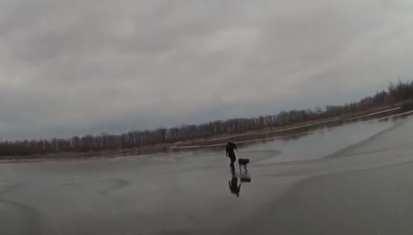 Conoce la gran historia del oficial que rescató a una perrito de un lago congelado en Estados Unidos. (Foto: Captura YouTube)
