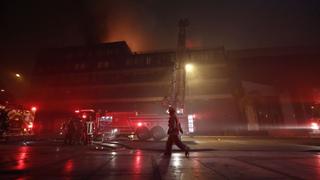 La Victoria: incendio en edificio Deltron de la Av. Paseo de la República [FOTOS]