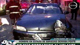 Conductor borracho embistió y derribó poste en Barrios Altos