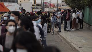 Gran afluencia de público en primer día de vacunación contra el COVID-19 a mayores de 18 años | FOTOS