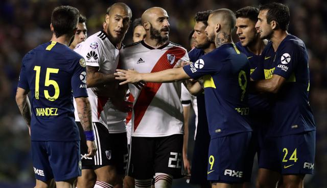 'Bosteros' y 'Gallinas' son los apodos más curiosos de Boca Juniors y River Plate, que nacieron como despectivos y crecieron como un sello de origen inconfundible. (AFP)