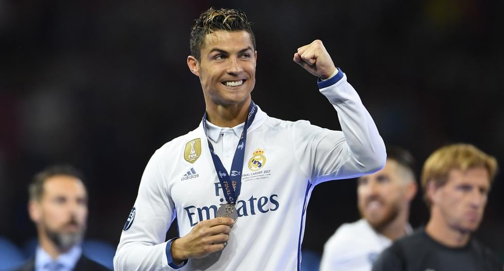 Cristiano Ronaldo apareció con nuevo look para celebrar la Champions League. (Foto: Getty Images)