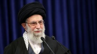 El ayatola Alí Jamenei prohíbe la importación a Irán de vacunas de EE.UU. y Reino Unido