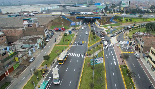 Los trabajos se hicieron a la altura de la cuadra 17 de la Av. César Vallejo, debajo de la Vía de Evitamiento. La ampliación de la vía resulta importante debido al desvío vehicular por las obras que se ejecutan en la  Carretera Central por la Línea 2 del Metro de Lima. (Difusión)