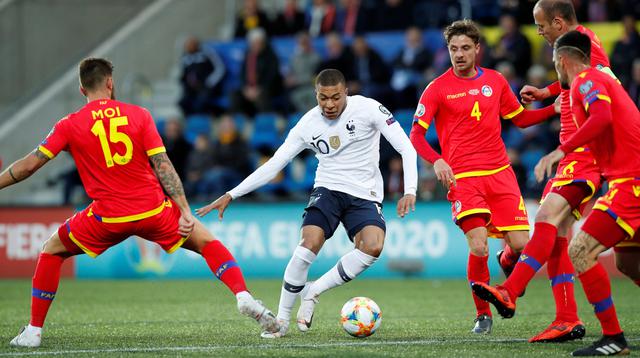 Kylian Mbappé marcó el 1-0 con sutil vaselina en duelo entre Francia vs. Andorra por Eliminatorias Eurocopa 2020. (Foto: AFP)