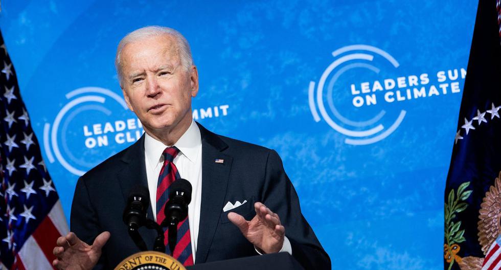 Biden raises the minimum wage for workers hired by the US government