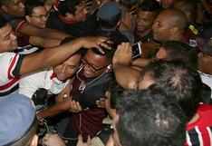 Christian Cueva recibió besos y abrazos de una multitud de hinchas del Sao Paulo
