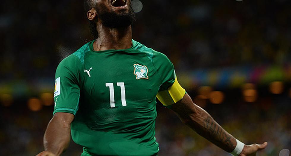 Didier Drogba disfrutó al máximo el triunfo de Costa de Marfil.