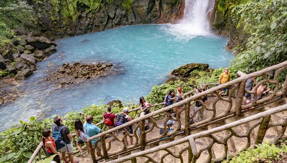 Río Celeste, localizado en el Parque Nacional Volcán Tenorio, es uno de los puntos más visitados del país. (Foto: iStock)