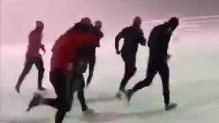 ¡Increíble! Un equipo de Islandia entrena en medio del frío extremo | VIDEO