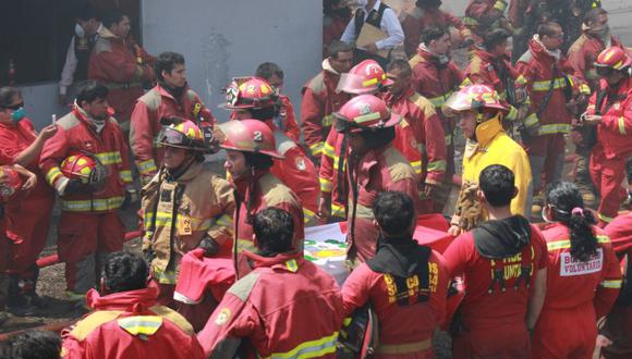El Agustino: el conmovedor homenaje a los 3 bomberos fallecidos