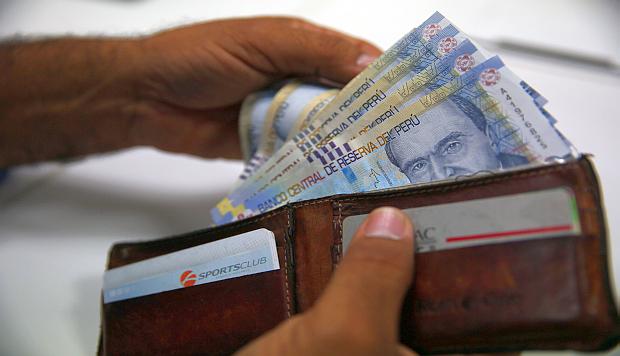 Los trabajadores de empresas formales recibirán un sueldo más una bonificación especial por menores descuentos.