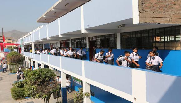 Benavides comentó que el Minedu ha solicitado información a los más de 14 mil colegios privados del país para saber si han cumplido con entregar a los padres de familia la relación de sus costos. (Foto referencial: Archivo El Comercio)